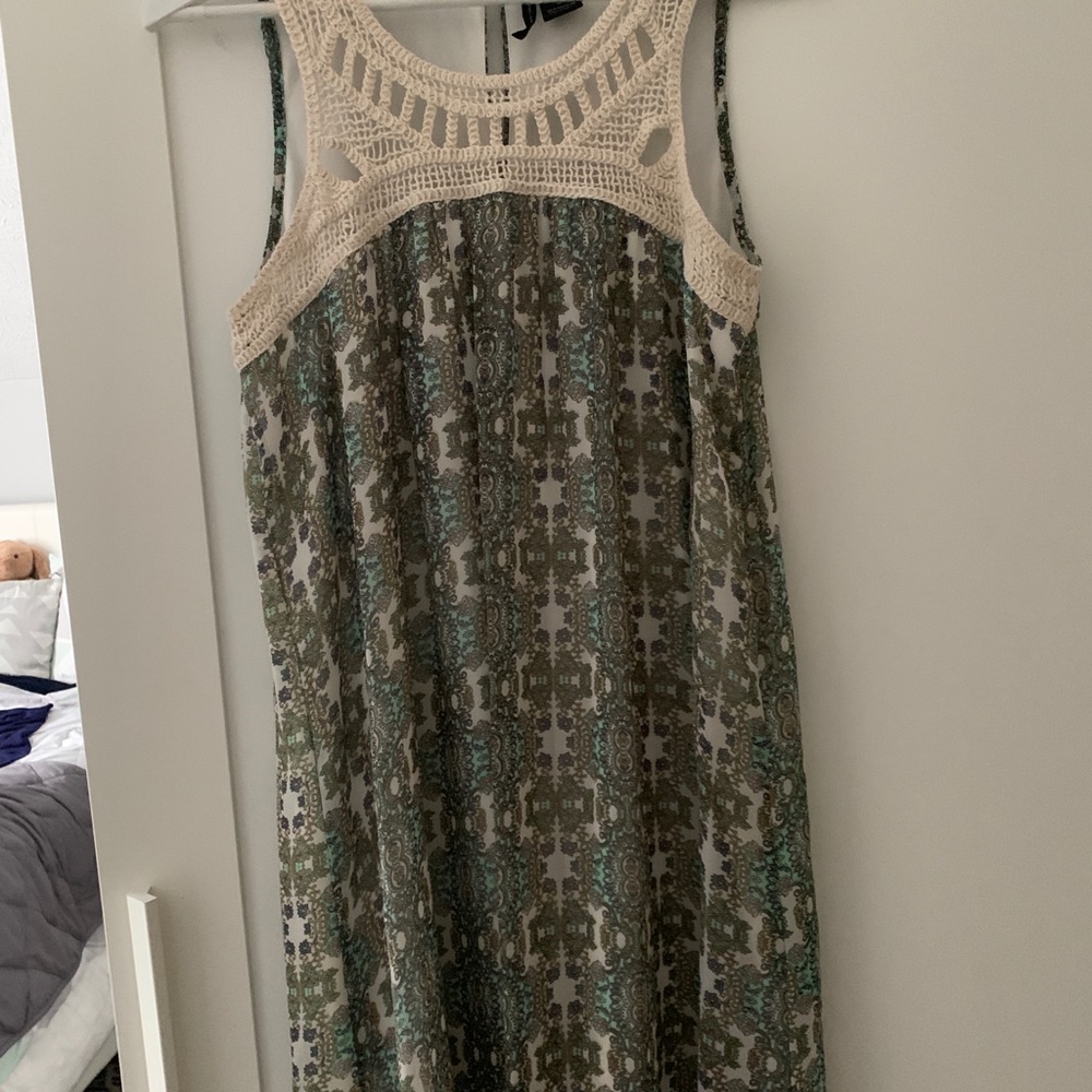Patterned Dress - Picture 4 of 4